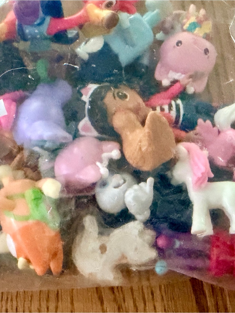 Assorted Kids Toy Figures - Mixed Colors - Picture 4 of 5